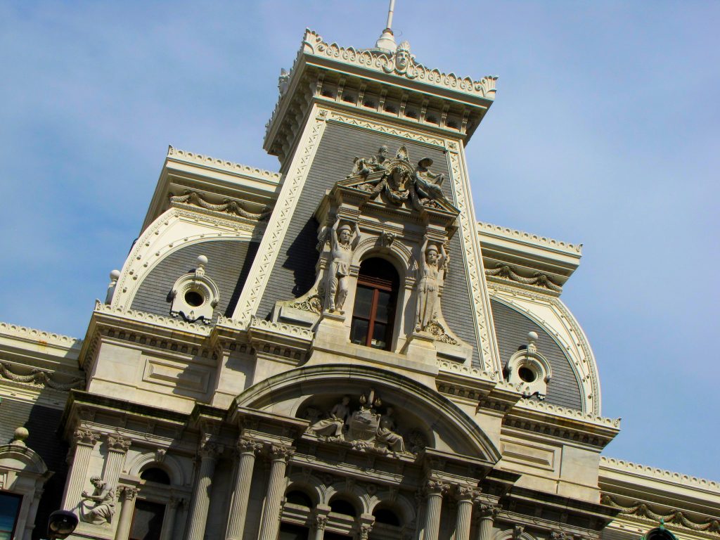 Best Cheap Vacation Destinations For LGBTQ Travelers In Philadelphia