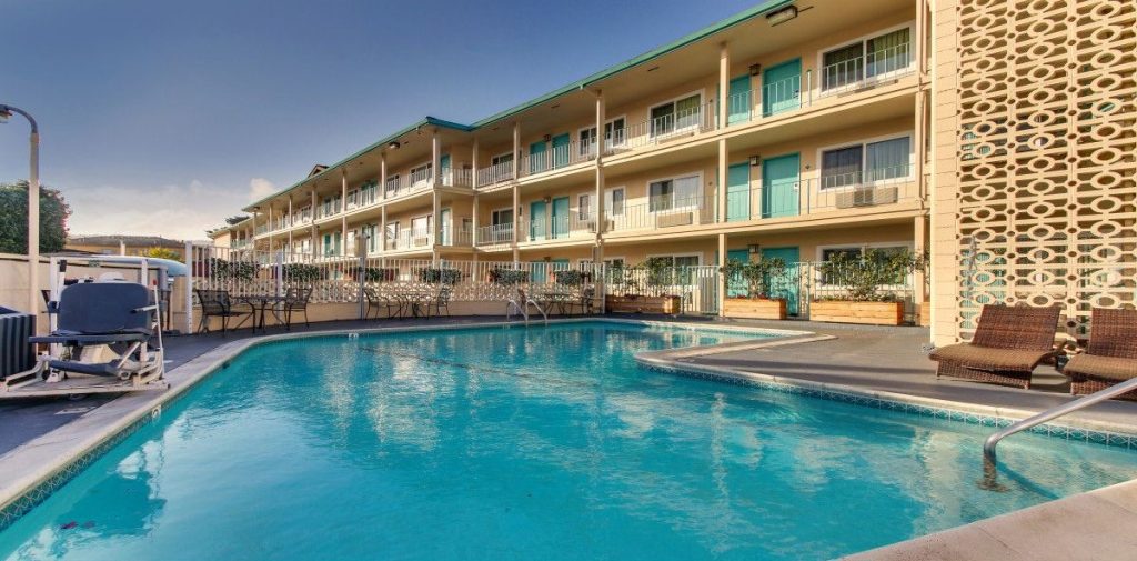 Cheap Hotels in Monterey for Couples