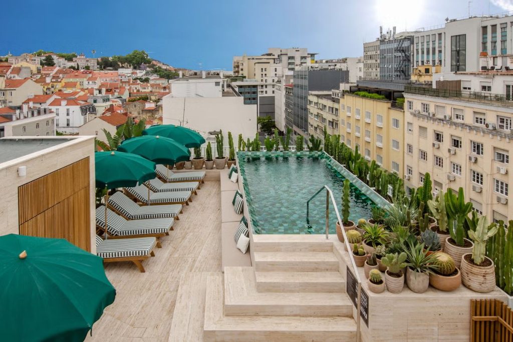 Cheap Hotels in Lisbon for Solo Female Travelers